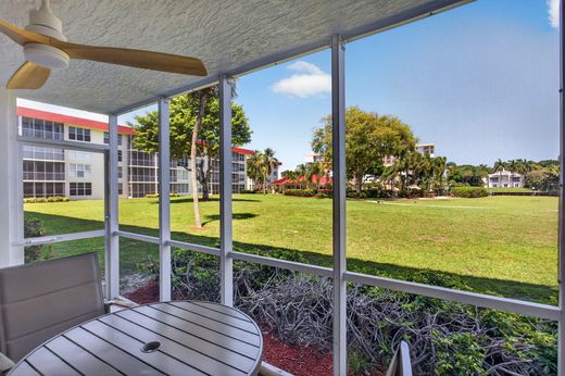 Residential complexes in Lighthouse PT, Broward County