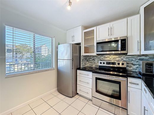 Residential complexes in Miramar, Broward County