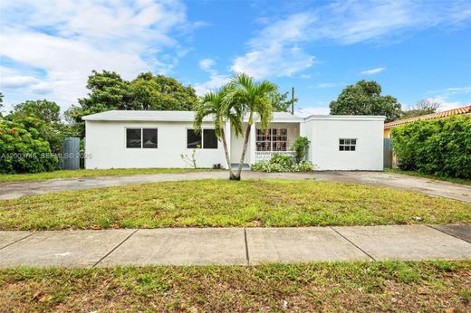Villa in North Miami, Miami-Dade