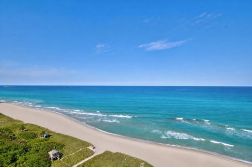 Residential complexes in Palm Beach Shores, Palm Beach