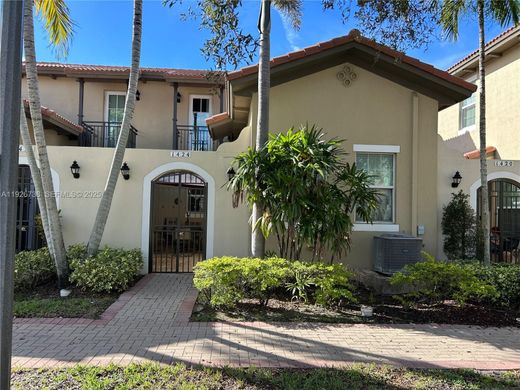 Townhouse in Pembroke Pines, Broward County