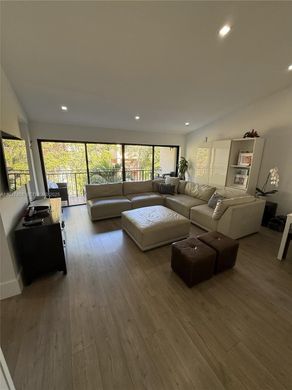 マイアミ, Miami-Dade Countyのアパートメント・コンプレックス