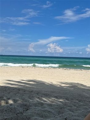 ﻓﻴﻼ ﻓﻲ Golden Beach, Miami-Dade County