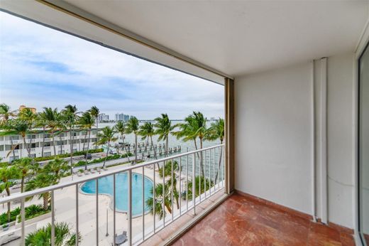 Residential complexes in North Bay Village, Miami-Dade