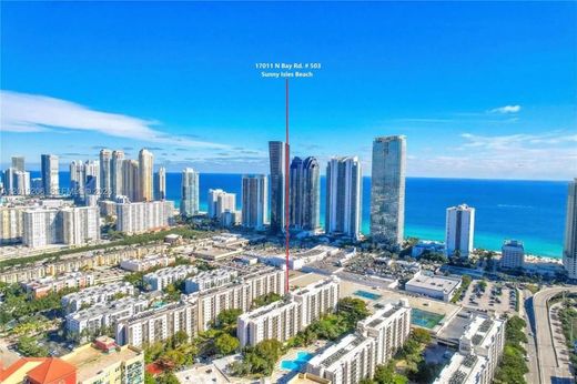 Residential complexes in Sunny Isles Beach, Miami-Dade