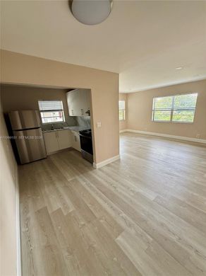 Residential complexes in Hollywood, Broward County