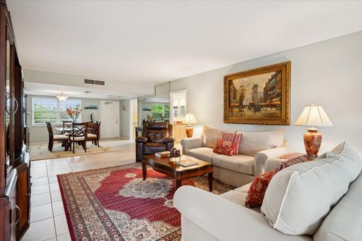 Residential complexes in Pompano Beach, Broward County