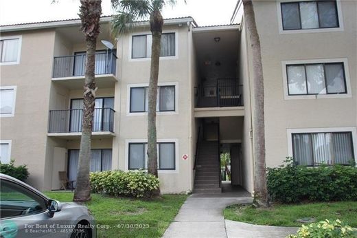 Residential complexes in Coral Springs, Broward County