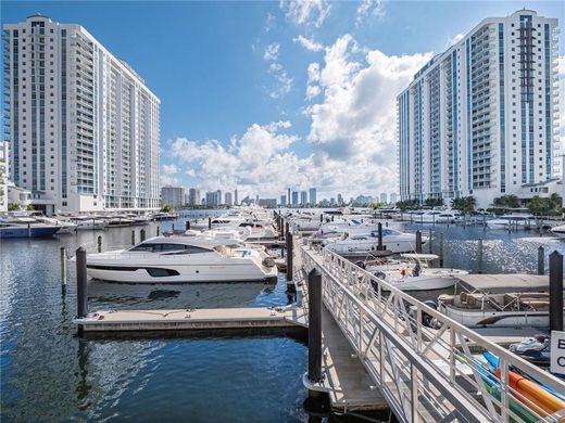 Residential complexes in North Miami Beach, Miami-Dade