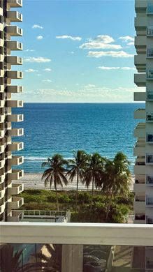 Residential complexes in Miami Beach, Miami-Dade