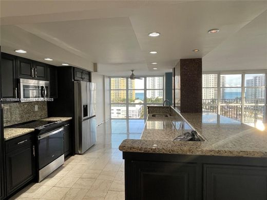 Komplex apartman Hallandale Beach, Broward County