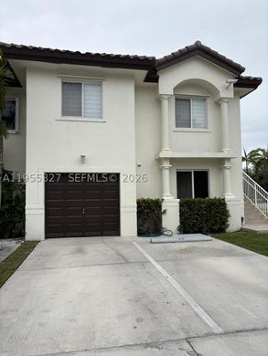 Residential complexes in Doral, Miami-Dade