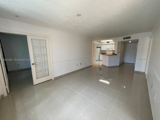 Residential complexes in Coral Gables, Miami-Dade