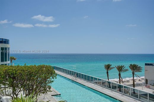 Residential complexes in Sunny Isles Beach, Miami-Dade