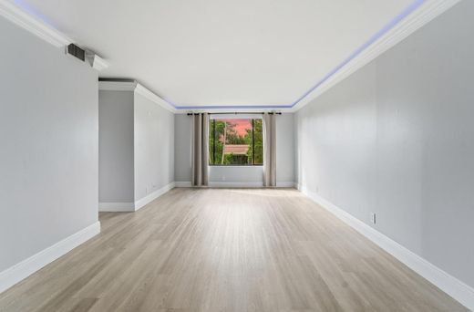 公寓楼  Coral Springs, Broward County