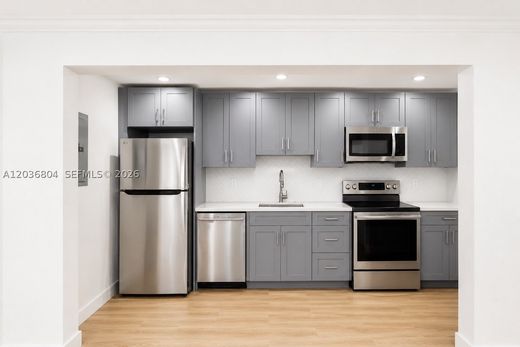 Residential complexes in South Miami, Miami-Dade