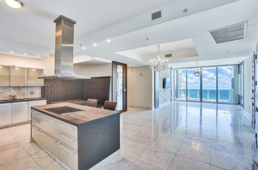Residential complexes in Sunny Isles Beach, Miami-Dade