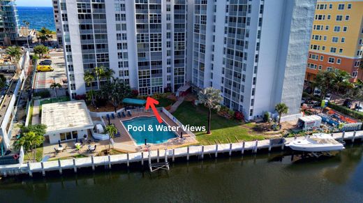 Pompano Beach, Broward Countyのアパートメント・コンプレックス