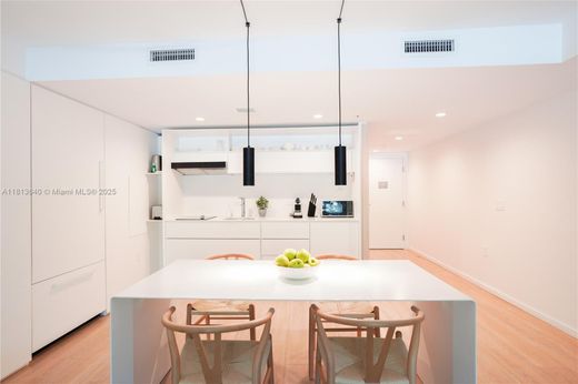 Kamienica w Bal Harbour, Miami-Dade County