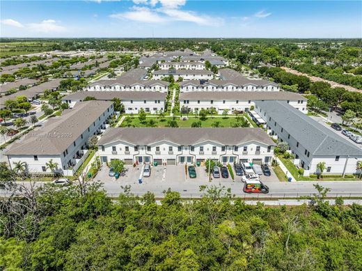 تاون هاوس ﻓﻲ Florida City, Miami-Dade County