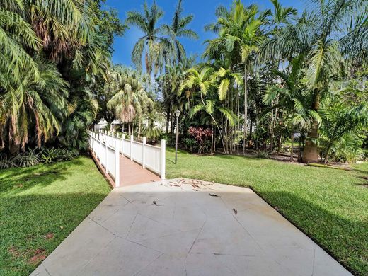 Residential complexes in Fort Lauderdale, Broward County