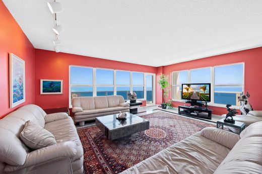 Residential complexes in Fort Lauderdale, Broward County