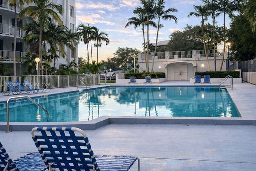 Residential complexes in Miami, Miami-Dade