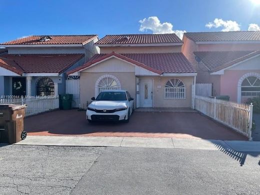Villa - Hialeah, Miami-Dade County