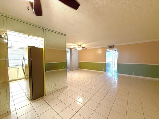 Residential complexes in Miami, Miami-Dade