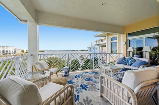 Residential complexes in Lantana, Palm Beach