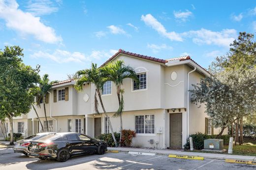 Townhouse in Riviera Beach, Palm Beach