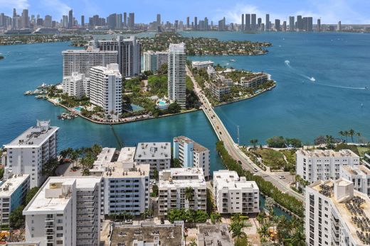 Residential complexes in Miami Beach, Miami-Dade