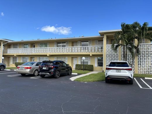 Residential complexes in Delray Beach, Palm Beach