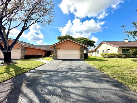 Villa in Coral Springs, Broward County