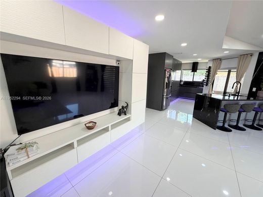 Villa in Pembroke Pines, Broward County