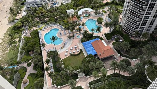 Residential complexes in Fort Lauderdale, Broward County