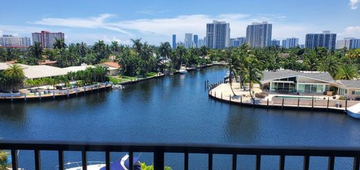 Residential complexes in Hallandale, Broward County