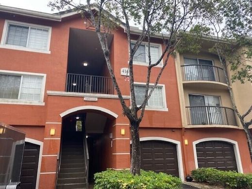 Residential complexes in West Palm Beach, Palm Beach