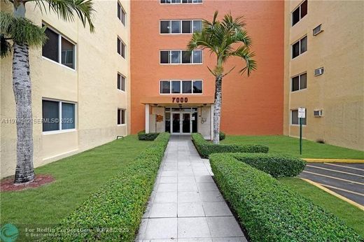 Residential complexes in Hialeah, Miami-Dade