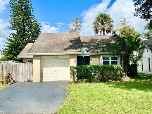 Villa - Coral Springs, Broward County