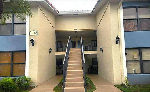 Residential complexes in West Palm Beach, Palm Beach
