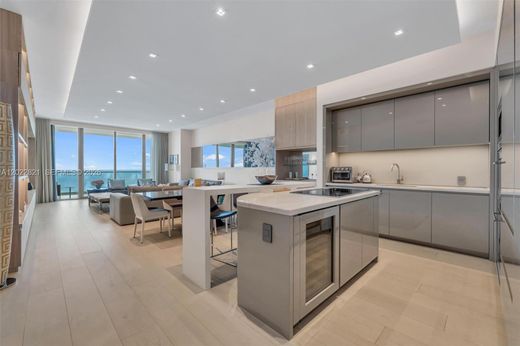 Residential complexes in Sunny Isles Beach, Miami-Dade