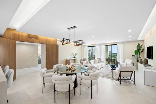 Residential complexes in Boca Raton, Palm Beach