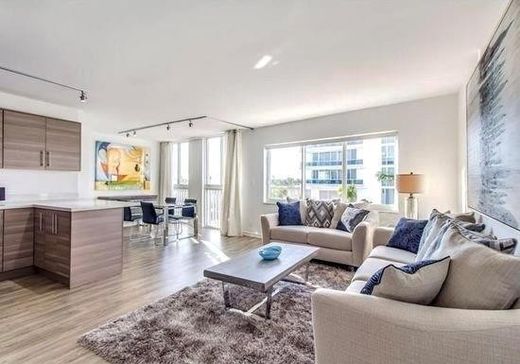 Residential complexes in Fort Lauderdale, Broward County