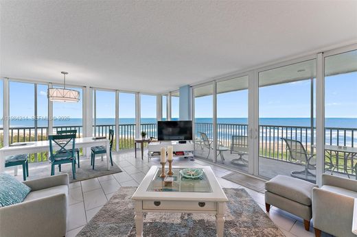 Residential complexes in Hutchinson Island South, Saint Lucie County