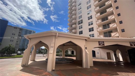 Komplex apartman Hallandale Beach, Broward County
