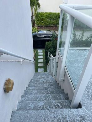 Kamienica w Doral, Miami-Dade County