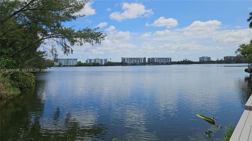 Villa in Miami, Miami-Dade County