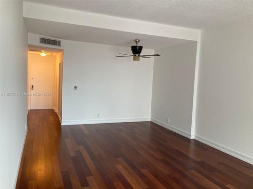 Жилой комплекс, Aventura, Miami-Dade County