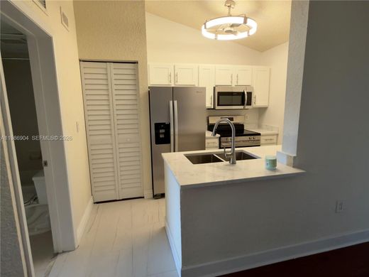 Residential complexes in Oakland Park, Broward County